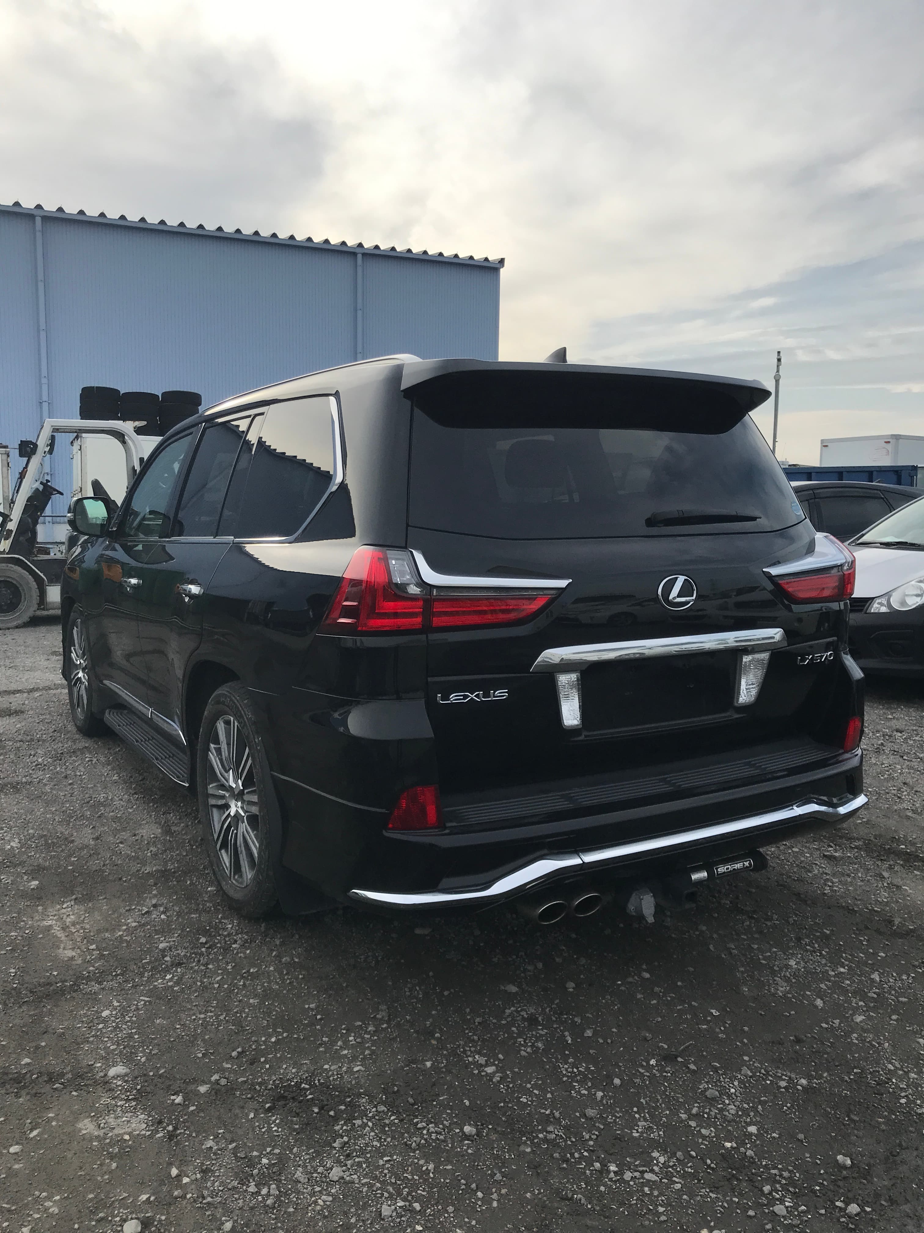 Lexus LX